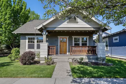869 NW Rimrock Dr, Redmond, OR 97756