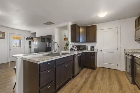 Kitchen - 23810 Gaines Rd, Merrill, OR 97633 photo 1 of 3