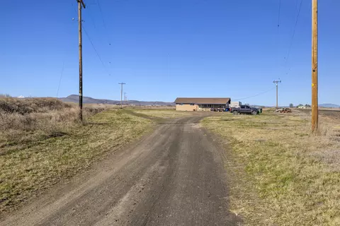 Exterior - 23810 Gaines Rd, Merrill, OR 97633 photo 1 of 4