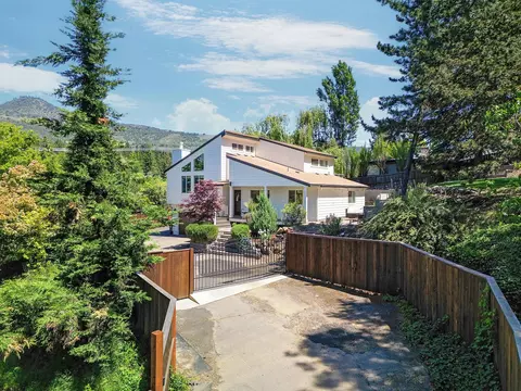23 San Marcos Dr, Medford, OR 97504