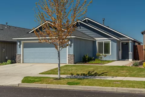 3035 NW Cedar Ave, Redmond, OR 97756