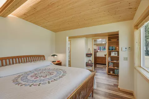 Bedroom - 15020 Remuda Rd, Sisters, OR 97759 photo 4 of 4