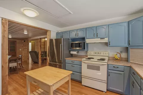 Kitchen - 15020 Remuda Rd, Sisters, OR 97759 photo 2 of 4