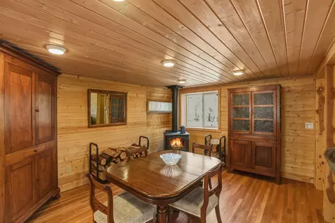 Dining - 15020 Remuda Rd, Sisters, OR 97759 photo 1 of 2