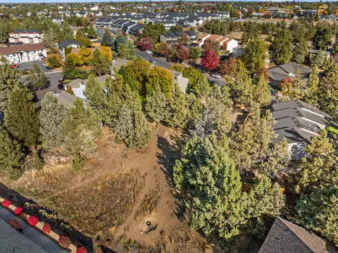 2101 NE Holliday Ave, Bend, OR 97701 photo 22