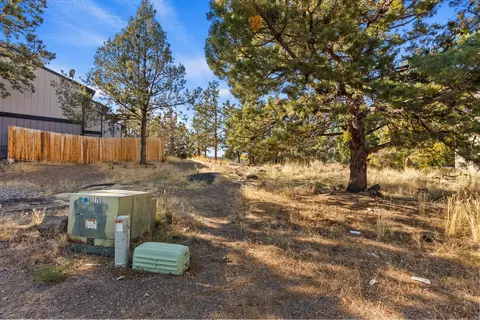 2101 NE Holliday Ave, Bend, OR 97701 photo 13