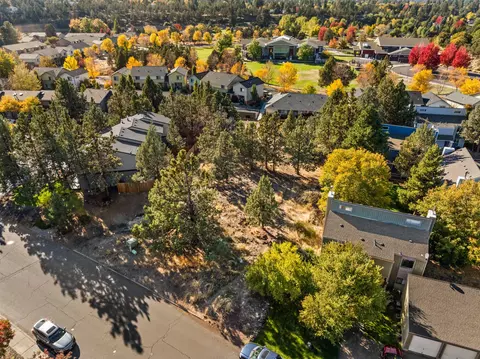 2101 NE Holliday Ave, Bend, OR 97701