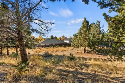 2101 NE Holliday Ave, Bend, OR 97701 photo 17