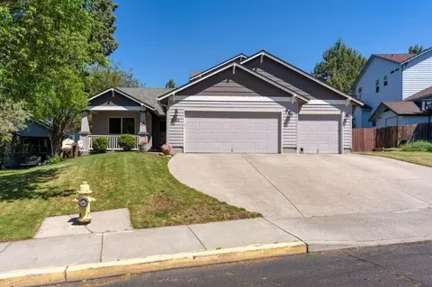 2144 SW 37th St, Redmond, OR 97756