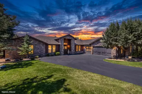 1144 Highland View Loop, Redmond, OR 97756