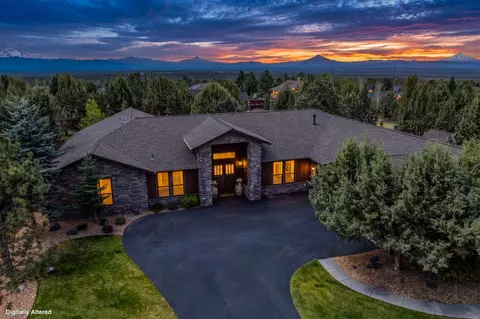1144 Highland View Loop, Redmond, OR 97756