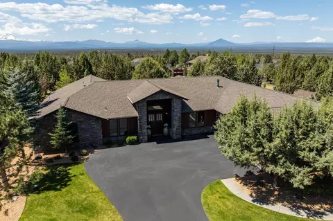 1144 Highland View Loop, Redmond, OR 97756