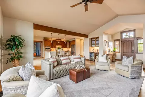 Living - 67167 Highway 20, Bend, OR 97703 photo 2 of 2