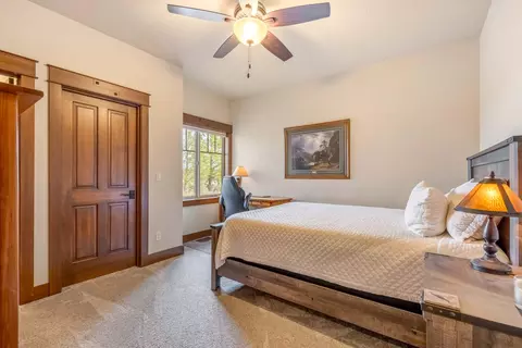 Bedroom - 67167 Highway 20, Bend, OR 97703 photo 3 of 3