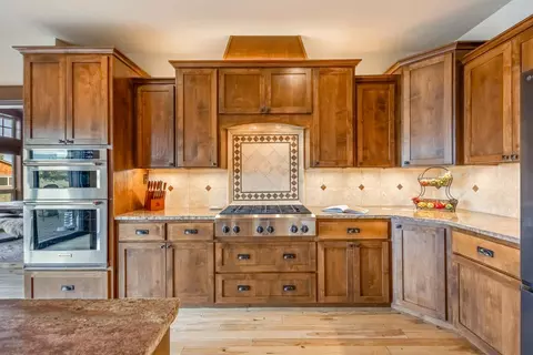 Kitchen - 67167 Highway 20, Bend, OR 97703 photo 2 of 6