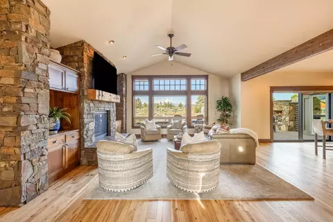Living - 67167 Highway 20, Bend, OR 97703 photo 1 of 2