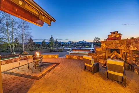 Exterior - 67167 Highway 20, Bend, OR 97703 photo 5 of 21
