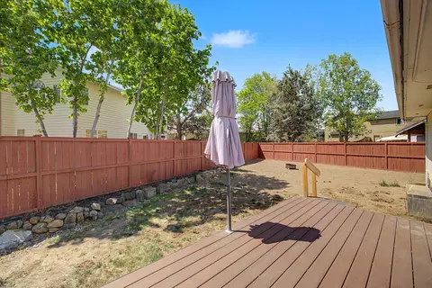 Exterior - 62803 Snowcap Ct, Bend, OR 97701 photo 4 of 10