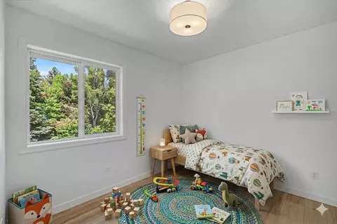 Bedroom - 62803 Snowcap Ct, Bend, OR 97701 photo 3 of 5