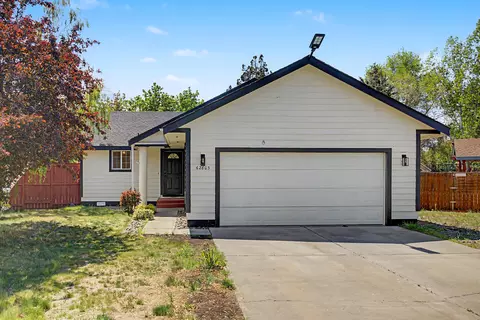 Exterior - 62803 Snowcap Ct, Bend, OR 97701 photo 2 of 10