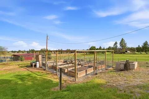 64992 Valeview Dr, Bend, OR 97703 photo 5