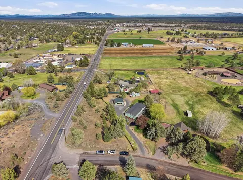 64992 Valeview Dr, Bend, OR 97703 photo 3