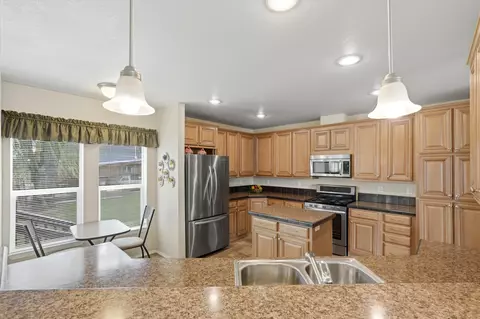 64992 Valeview Dr, Bend, OR 97703 photo 11