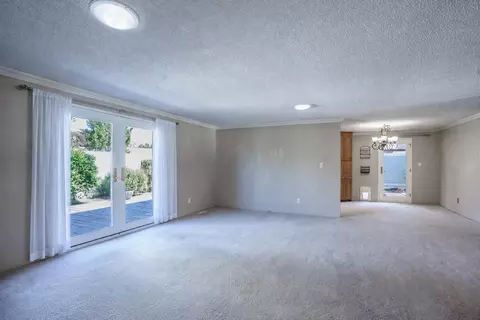 Living - 604 Hemlock Ave, Central Point, OR 97502 photo 1 of 3