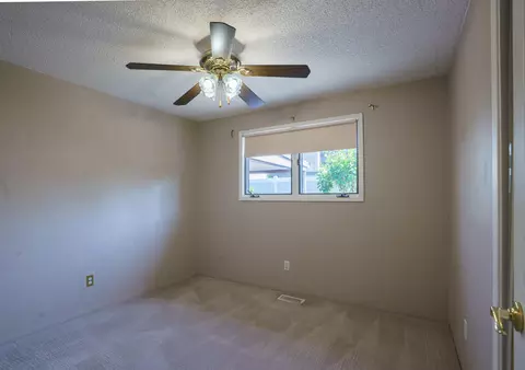 Bedroom - 604 Hemlock Ave, Central Point, OR 97502 photo 3 of 4