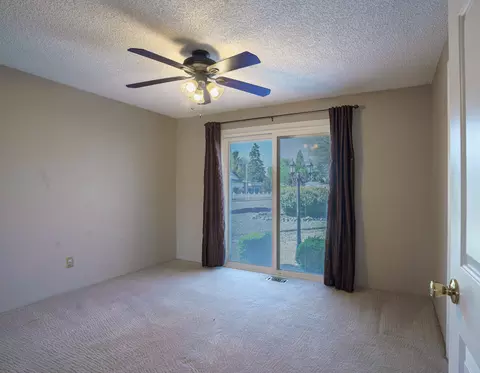 Bedroom - 604 Hemlock Ave, Central Point, OR 97502 photo 1 of 4
