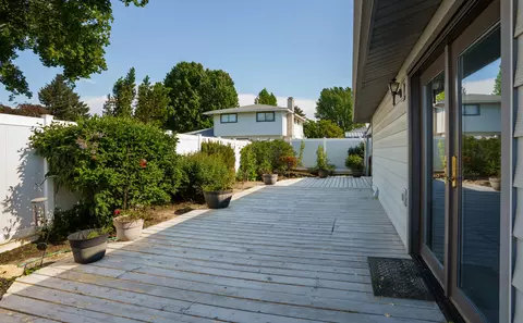 Exterior - 604 Hemlock Ave, Central Point, OR 97502 photo 6 of 7