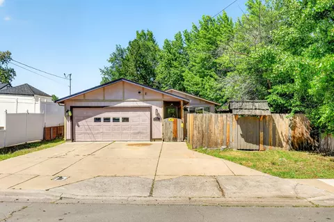 1425 Lawnridge St, Medford, OR 97504