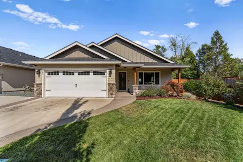 183 Lincoln Rd, Grants Pass, OR 97526