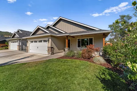 183 Lincoln Rd, Grants Pass, OR 97526