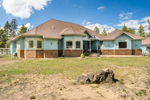 17045 Shawnee Cir, Bend, OR 97707