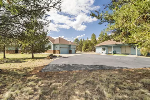 17045 Shawnee Cir, Bend, OR 97707