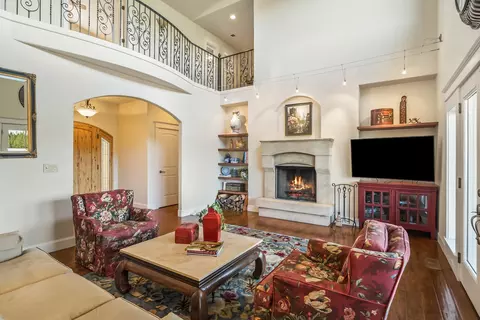 Living - 54641 Silver Fox Dr, Bend, OR 97707 photo 3 of 4