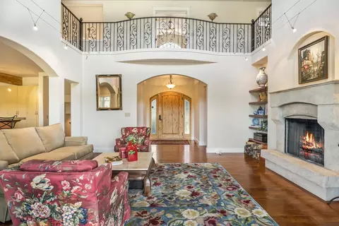 Living - 54641 Silver Fox Dr, Bend, OR 97707 photo 4 of 4