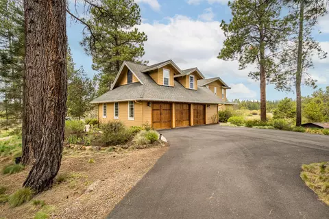 Exterior - 54641 Silver Fox Dr, Bend, OR 97707 photo 2 of 18