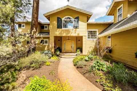 Exterior - 54641 Silver Fox Dr, Bend, OR 97707 photo 4 of 18