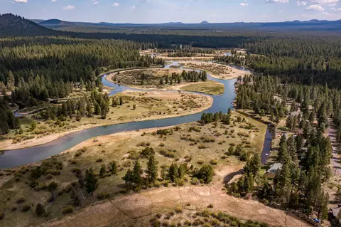 View/Area - 54641 Silver Fox Dr, Bend, OR 97707 photo 3 of 7