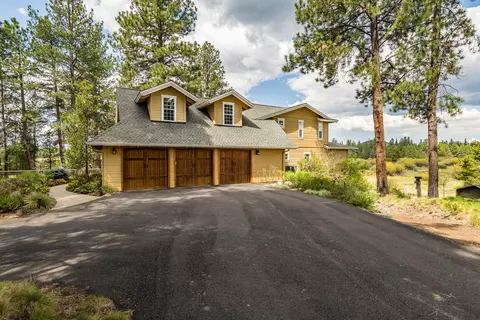 Exterior - 54641 Silver Fox Dr, Bend, OR 97707 photo 14 of 18