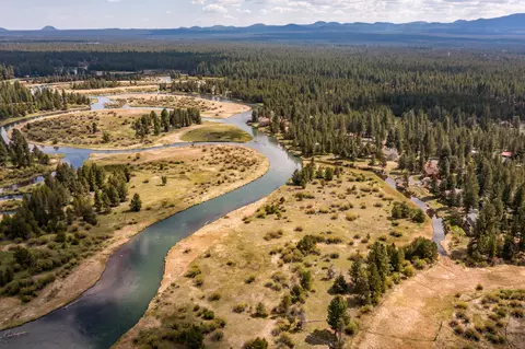 View/Area - 54641 Silver Fox Dr, Bend, OR 97707 photo 6 of 7