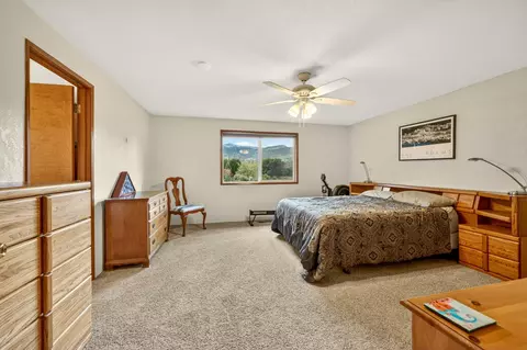 Bedroom - 148 Meadow View Dr, Phoenix, OR 97535 photo 1 of 3