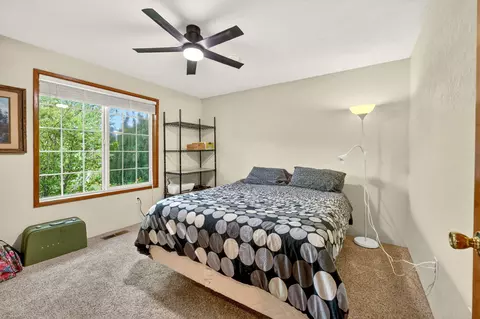 Bedroom - 148 Meadow View Dr, Phoenix, OR 97535 photo 3 of 3