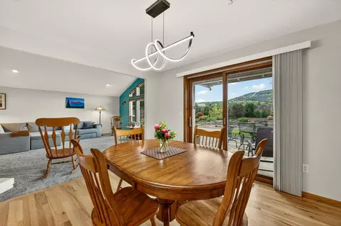 Dining - 148 Meadow View Dr, Phoenix, OR 97535 photo 1 of 1