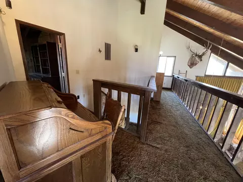 Entry Way - 34836 Dawn Loop, Chiloquin, OR 97624 photo 1 of 2