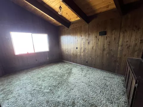 Bedroom - 34836 Dawn Loop, Chiloquin, OR 97624 photo 3 of 6