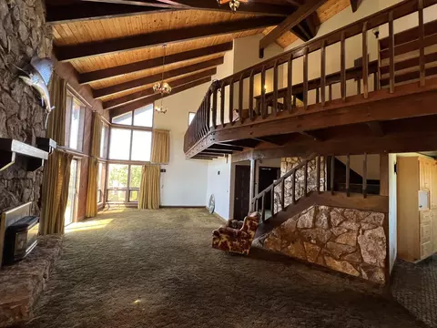 Living - 34836 Dawn Loop, Chiloquin, OR 97624 photo 2 of 6