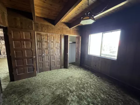 Bedroom - 34836 Dawn Loop, Chiloquin, OR 97624 photo 2 of 6